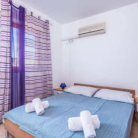 Apartament 3 Bedroom Pet Friendly In Krk Krk Town