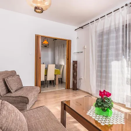 3 Bedroom In Krk *