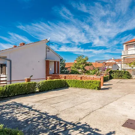 Apartament 3 Bedroom Pet Friendly In Krk