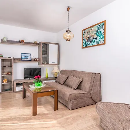3 Bedroom In Krk Apartment